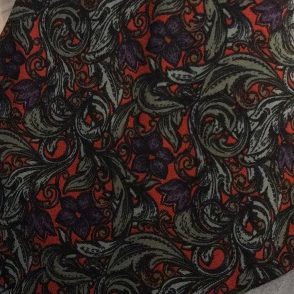 Lularoe Randy T - Picture 3 of 7